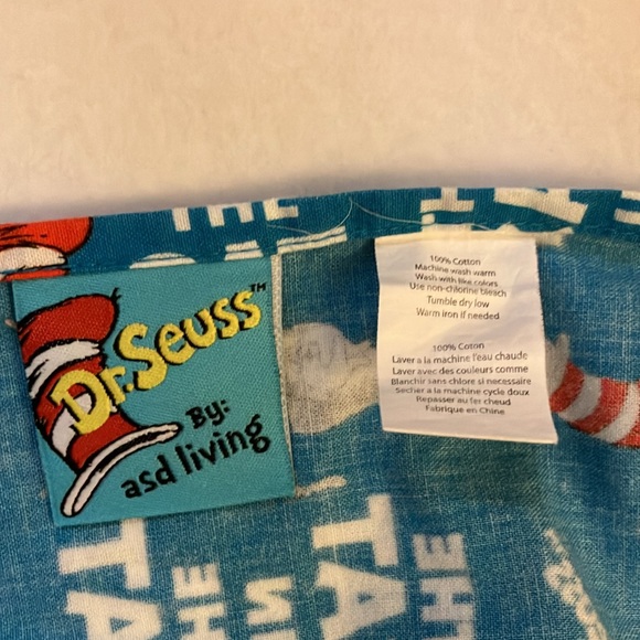 Dr Seuss By ASD Living Cat in the Hat Print Apron Girls Small. - Picture 4 of 5